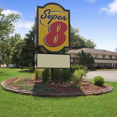 Hotel Super 8 By Wyndham Whitewater Wi Exterior foto